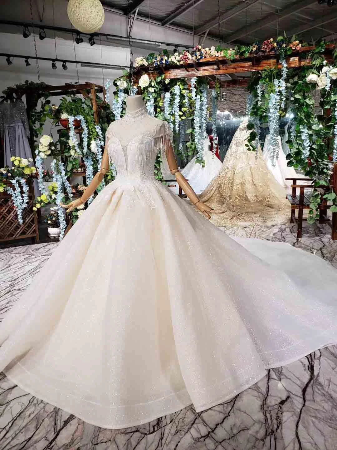 Elegant Cap Sleeves Ball Gown Beading High Neck Wedding Dress (ZD15355)