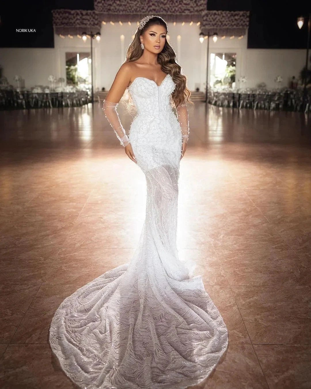 Elegant Floor Length Sweetheart Sleeveless Mermaid Lace Wedding Dress with Beads (ZD14780)