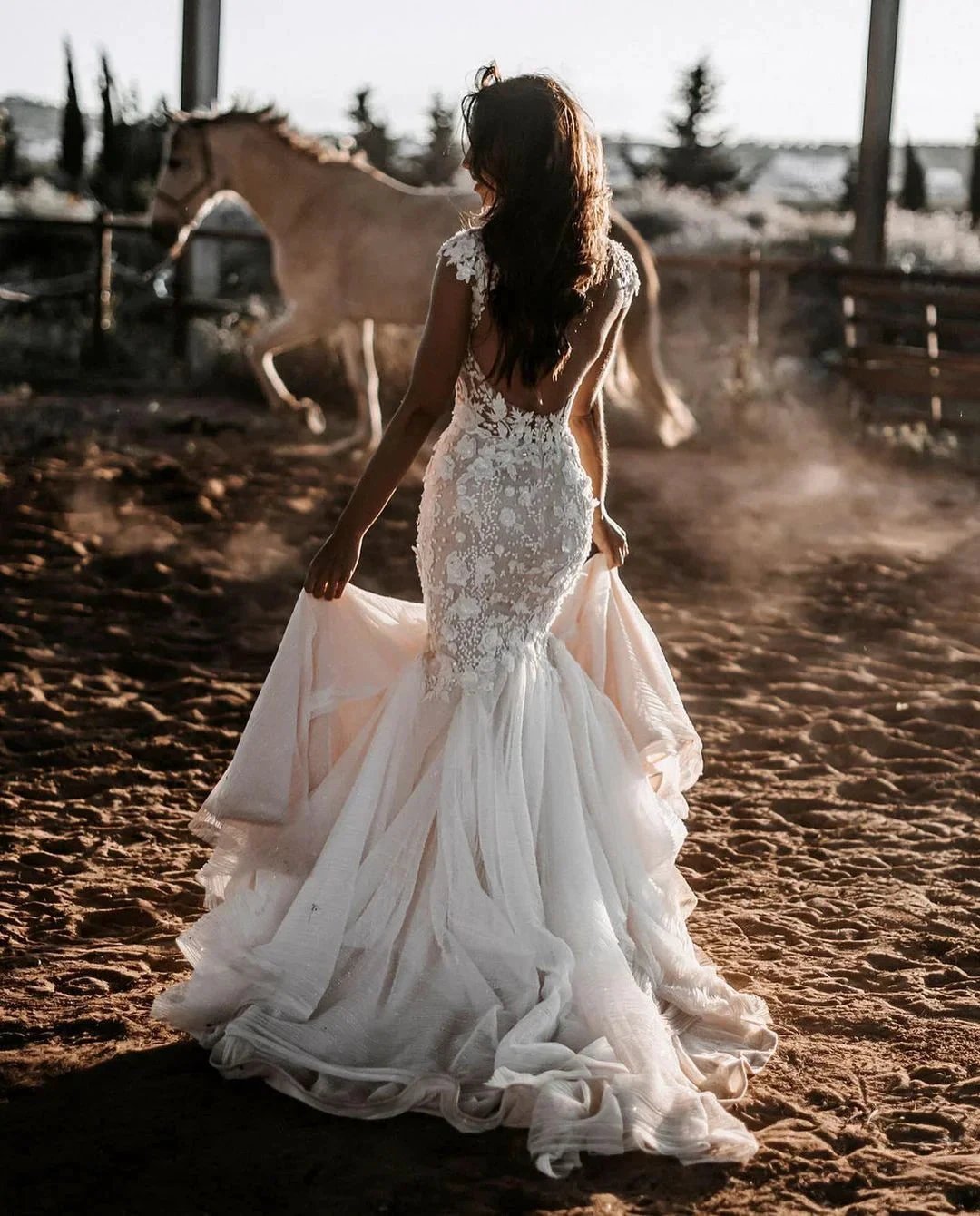 Elegant Long Mermaid Sweetheart Tulle Lace Backless Wedding Dress (ZD16685)
