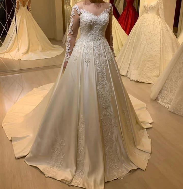 Elegant Long Sleeve A-Line Sweetheart Appliques Lace Pearl Satin Wedding Dress (ZD15129)