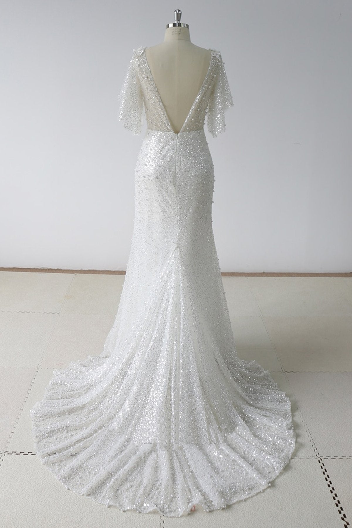 Elegant Stunning Sequins White Tulle Wedding Dress Sweep Train Mermaid Short Sleeve Bridal Gowns On Sale (ZD17438)