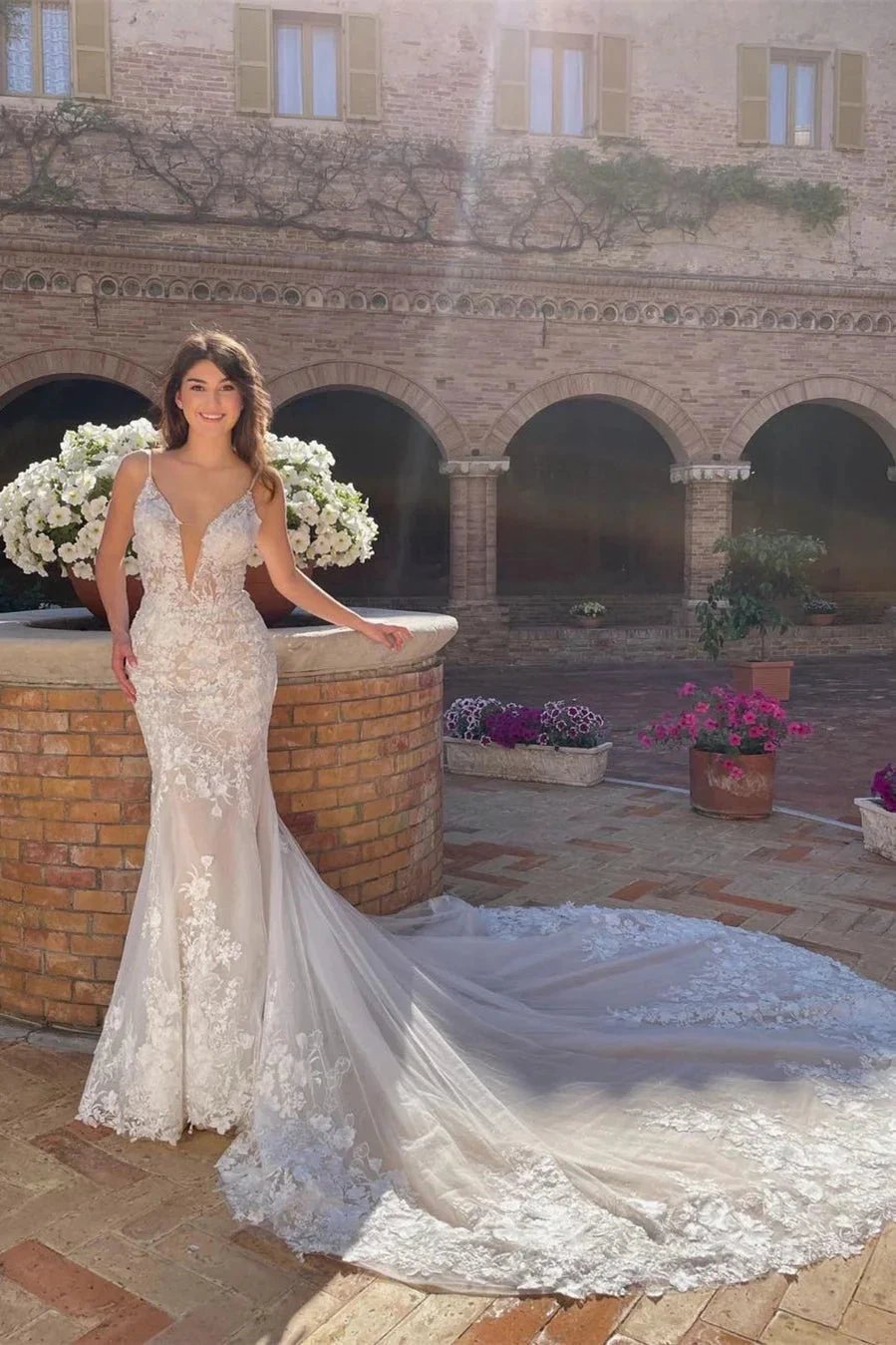 Elegant V-neck Spaghetti Straps Sleeveless Mermaid Wedding Dress With Lace (ZD14640) - VelvetHem