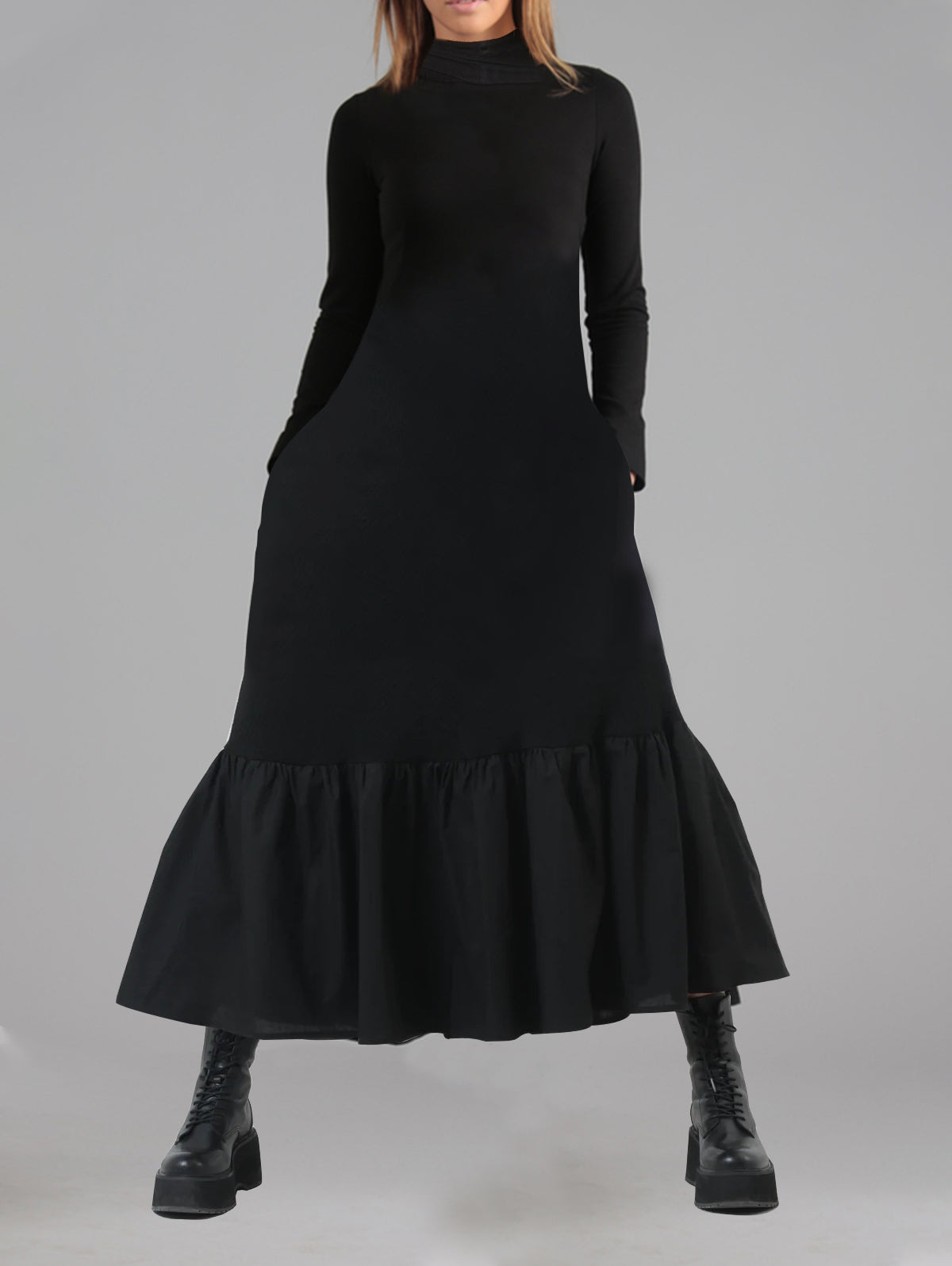 Effortlessly Elegant Dress with a Timeless Design