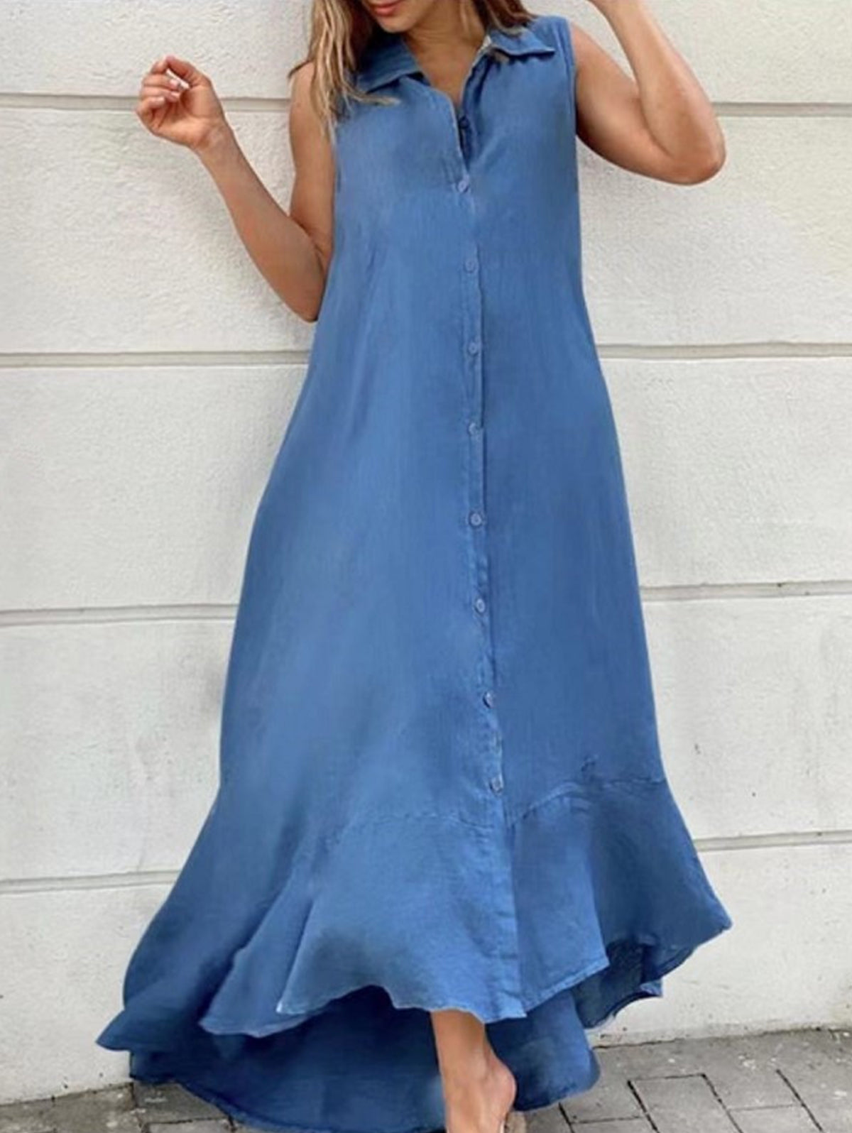 Gracefully Styled Dress for Any Occasion