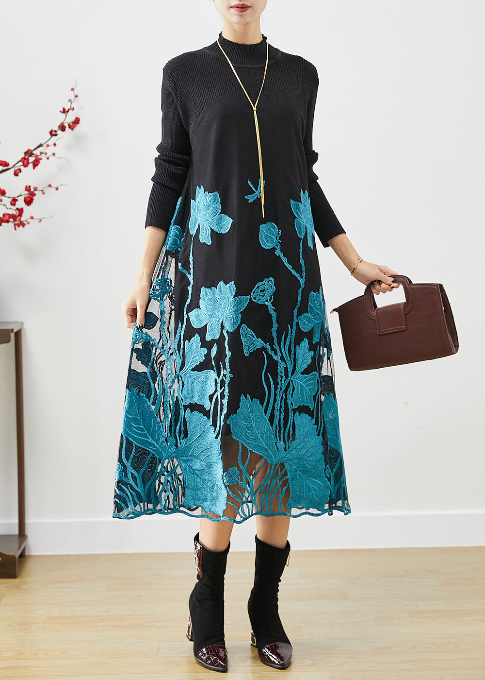 Effortlessly Elegant Dress with a Timeless Design