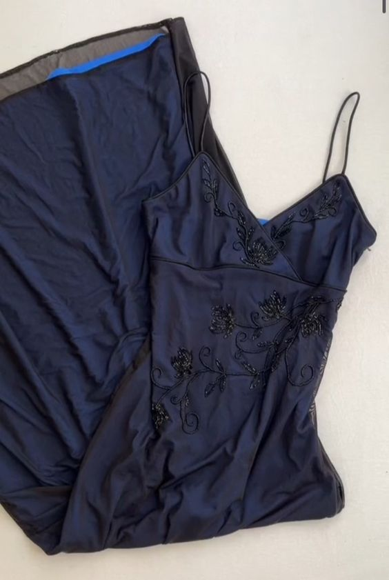 Luxurious Navy Blue Beaded Evening Dress Spaghetti Straps V Neck Prom Party Gown