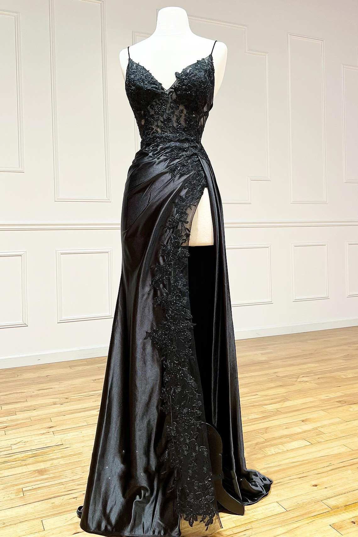 Sheath Black Long Appliques Prom Dress - VelvetHem