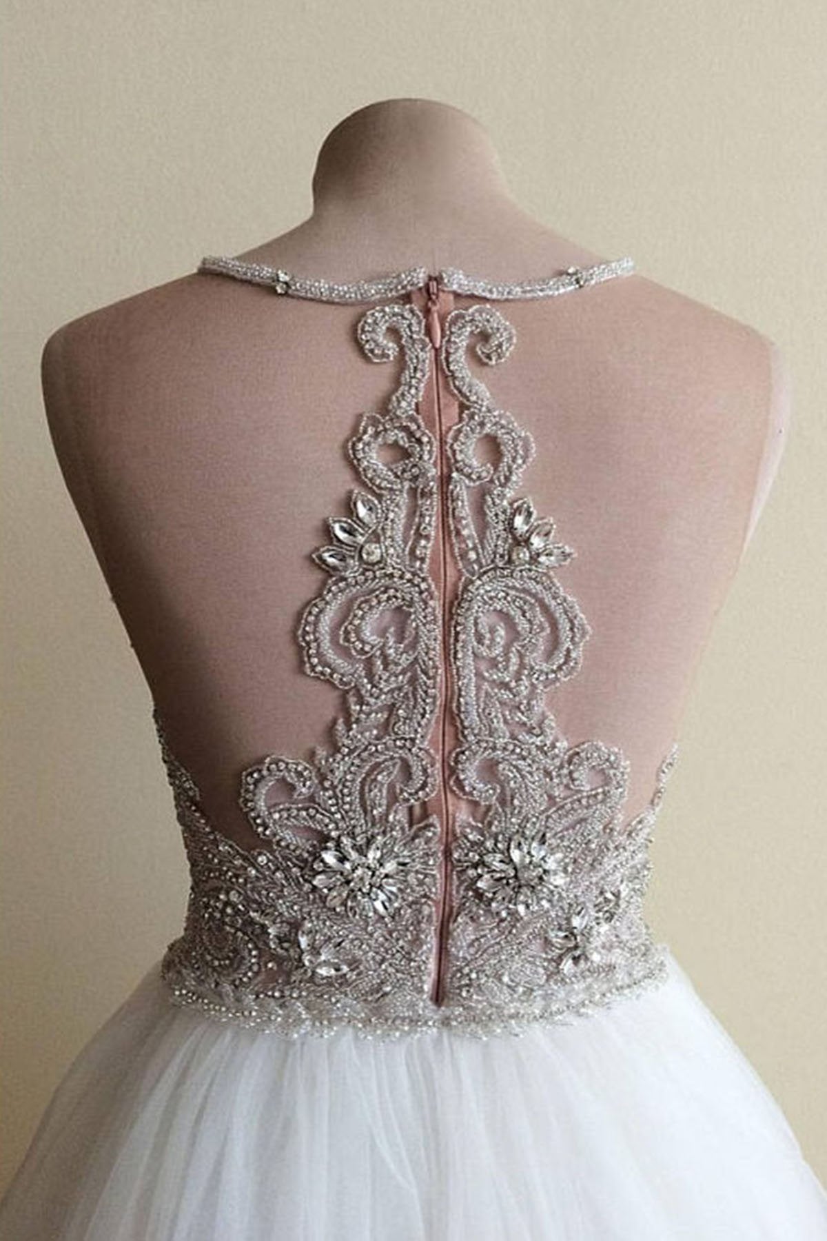Glamorous White Tulle Crystal Beaded Wedding Dress Halter Seeveless Bridal Gowns On Sale (ZD17441)