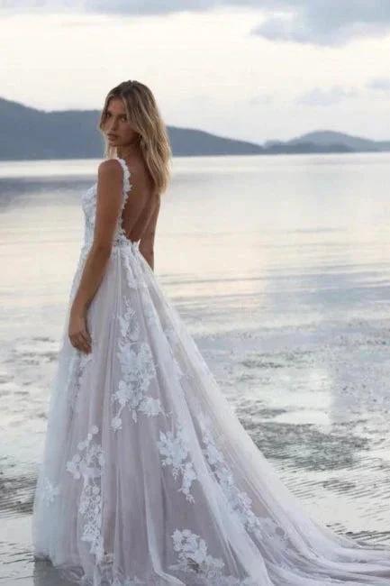 Gorgeous A-Line Lace Scoop Sleeveless White Wedding Dresses With Appliques Train (ZD16679)