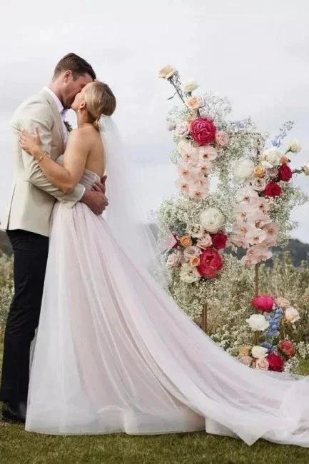 Gorgeous A-Line Tulle Sweetheart Sleeveless White Wedding Dress (ZD16677)