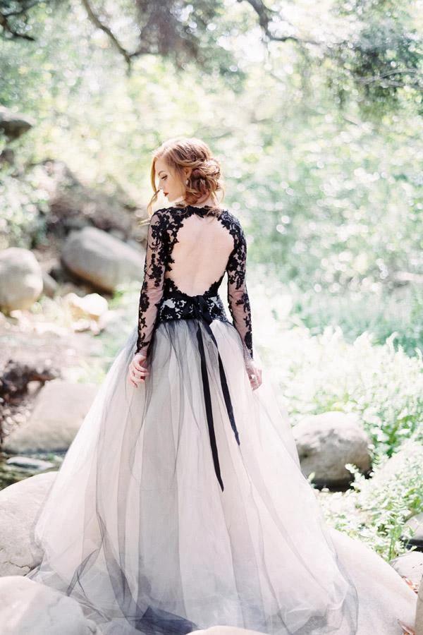 Gorgeous A-line V neck Long Sleeve Black Lace Wedding Dress Bridal Gown (ZD16004)