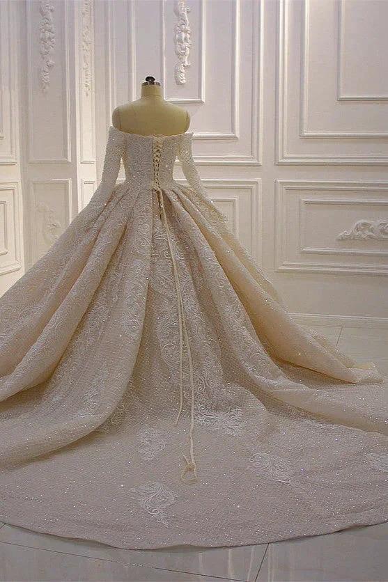 Gorgeous Long Sleeve Off the Shoulder Appliques Lace Ball Gown Wedding Dress (ZD15187)