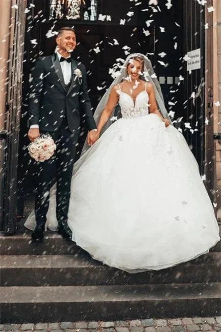 Gorgeous Princess V-neck A-line Wedding Dress With Lace (ZD14622) - VelvetHem