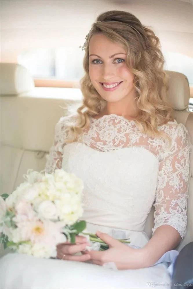 Half Sleeve Lace Wedding Dress Off-the-ShoulderV Back Bohemian Bridal Gown (ZD13796)
