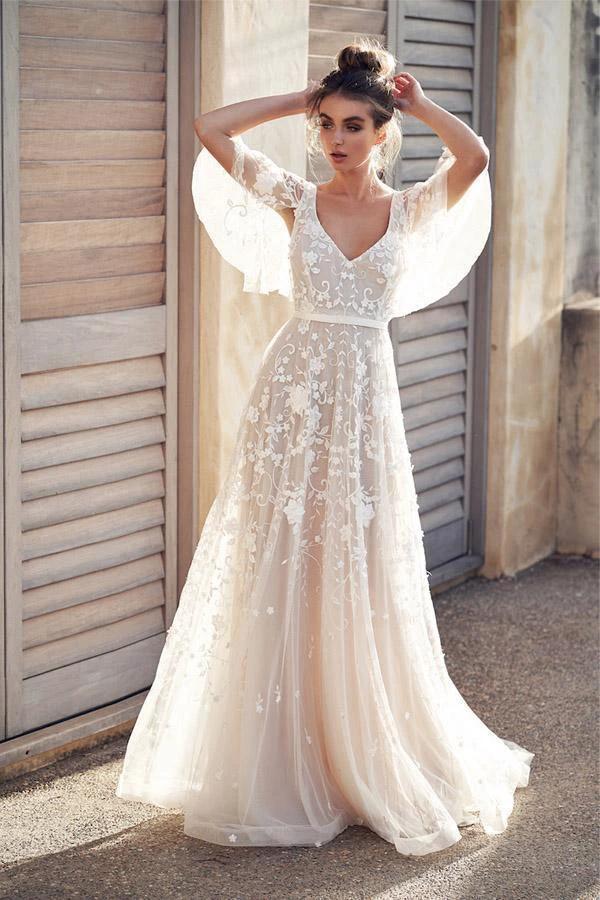 Ivory V Neck Beach Wedding Dresses with Lace Appliques (ZD16277)