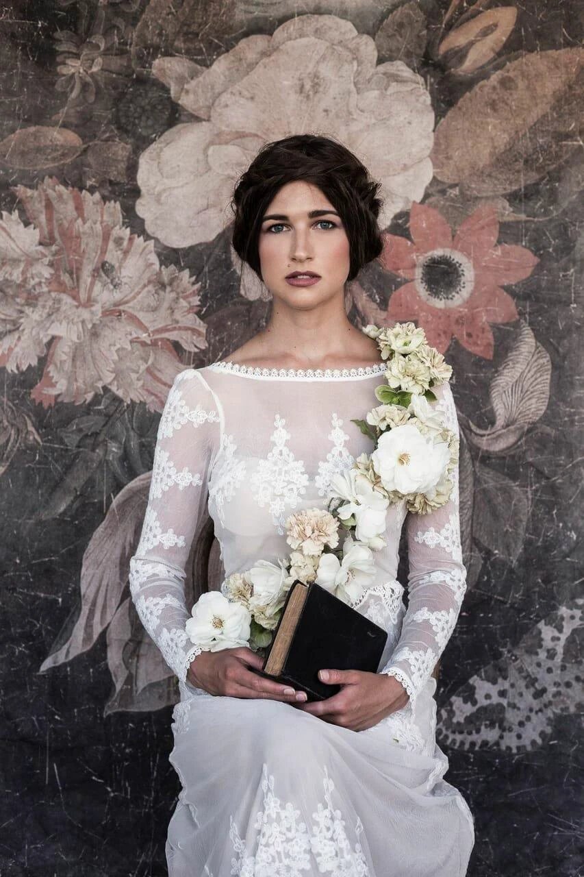Lace Long Sleeve Backless Boho Wedding Gowns Rustic Wedding Dress (ZD15276)