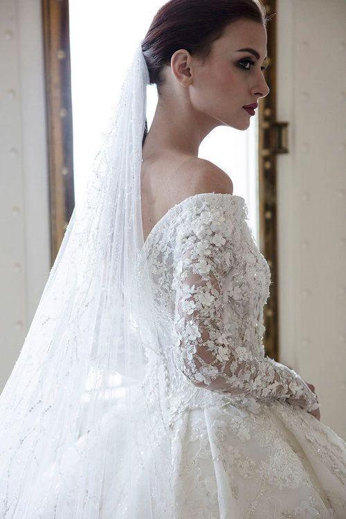 Long A-Line Off-the-Shoulder Sweetheart Backless Appliques Lace Crystal Wedding Dress with Sleeves (ZD15064)