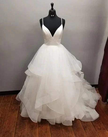 Long A-line V-neck Tulle Backless Wedding Dress (ZD15817)