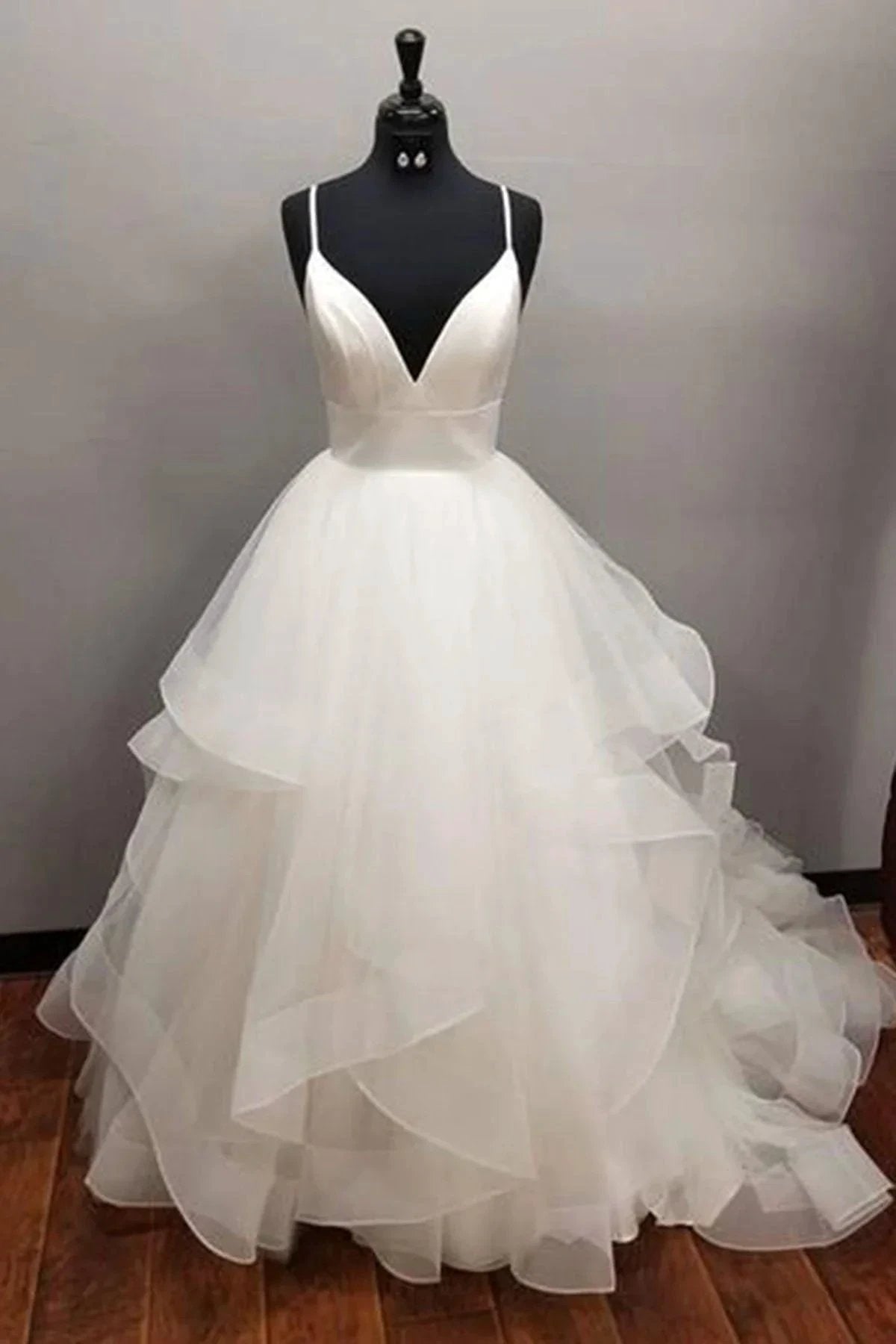 Long A-line V-neck Tulle Backless Wedding Dress (ZD15817)
