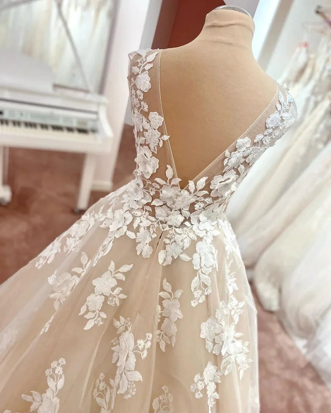 Long A-Line V-neck Wide Straps Backless Appliques Lace Tulle Wedding Dress (ZD15082)