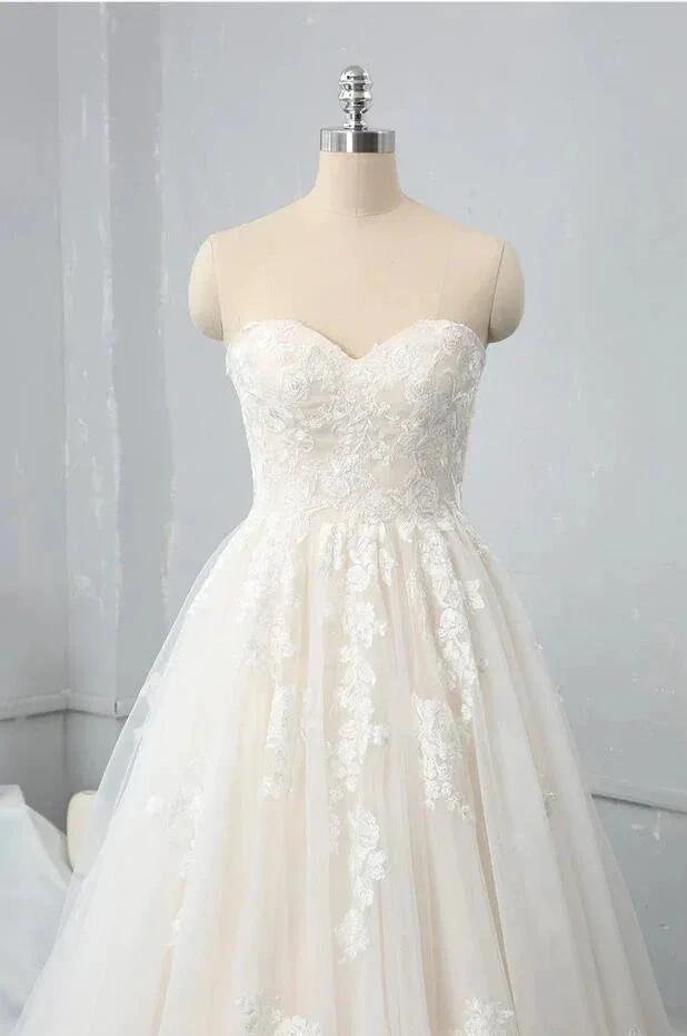 Long Sweetheart Backless Appliques Lace Tulle A-Line Wedding Dress (ZD15107)