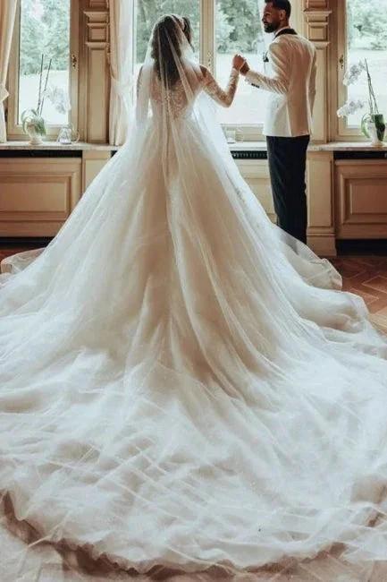 Luxurious Long White Scoop Neck A-line Tulle Lace Wedding Dress with Long Sleeves (ZD16625)
