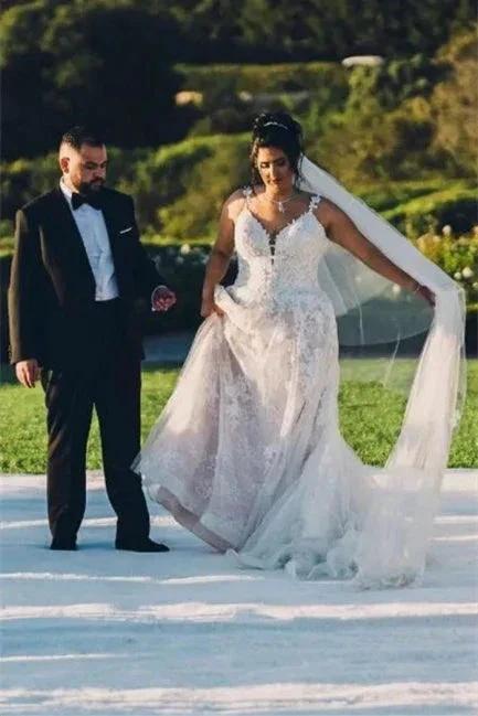 Modern V-neck Sleeveless A-line Wedding Dresses With Lace (ZD14635)