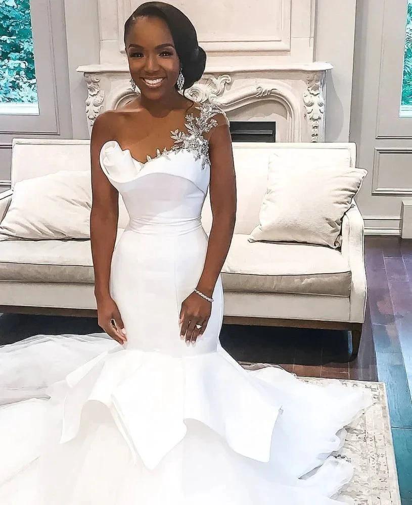 One shoulder Mermaid Bridal Wears with Ruffles Train (ZD16591)