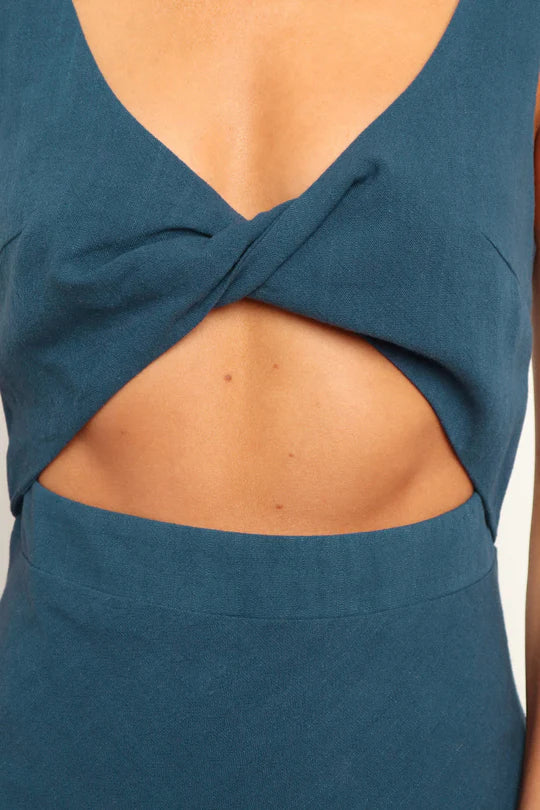 Gudelia Midi Dress in a Wrap Style for Women Refined Casual Wear