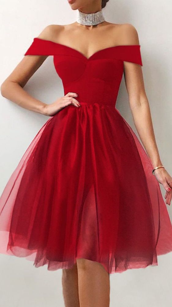 V-Neck Short Sleeve Knee-Length Homecoming Dress - VelvetHem