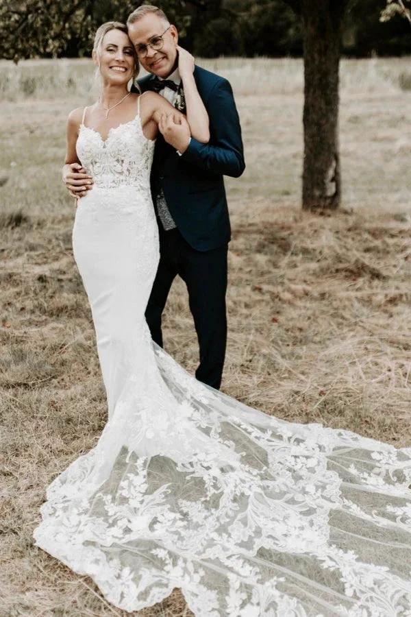Sexy Long White Spaghetti Straps Mermaid Backless Wedding Dress with Lace (ZD15545)