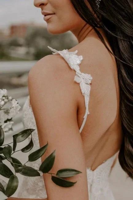 Sexy Spaghetti Strap Sleeveless Mermaid Lace Wedding Dresses with Court Train (ZD14673)