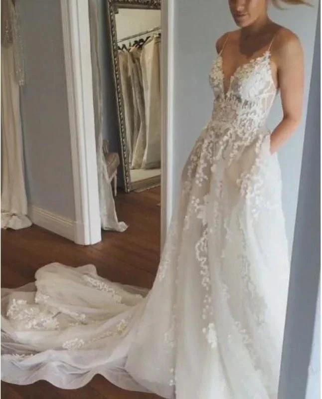 Spaghetti Strap V Neck Beach Court Train Tulle Elegant Wedding Dresses with Lace (ZD16575)