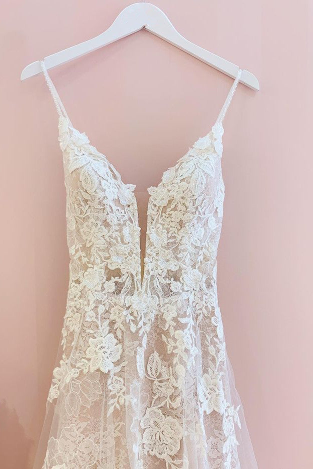 Spaghetti-Straps Lace Wedding Dress Sleeveless With Lace Appliques (ZD17500)