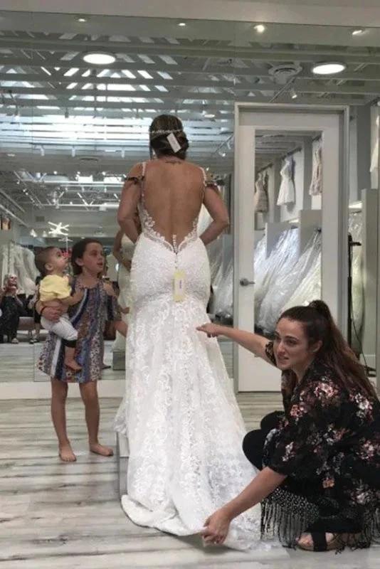 Spaghetti Straps Pretty Mermaid V Neck Backless Lace Elegant Wedding Dresses (ZD14714)