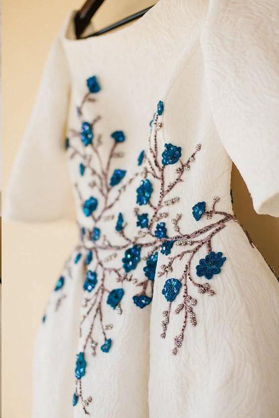 Wedding Dresses Bateau Embroidery Romantic Half Sleeve Bridal Gown (ZD15293)