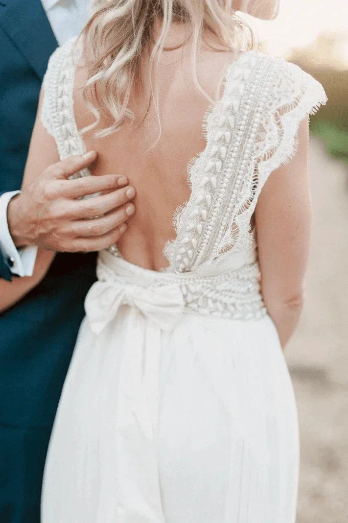 Wedding Dresses Modest Deep V-neck  Beach Open Back Bridal Gowns (ZD16253)