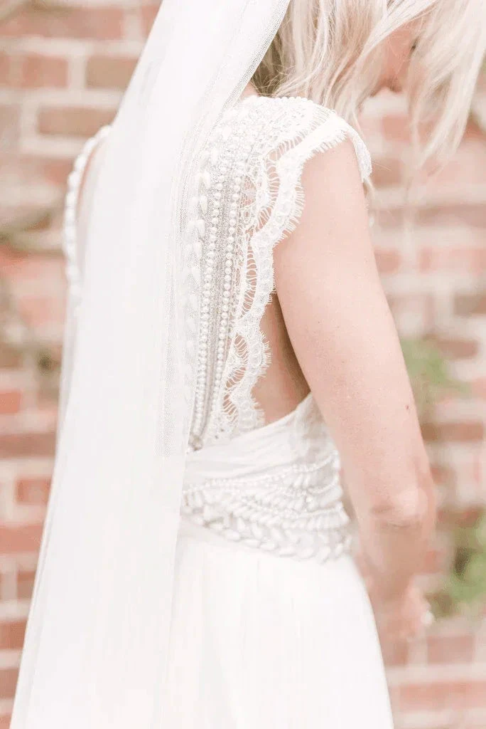 Wedding Dresses Modest Deep V-neck  Beach Open Back Bridal Gowns (ZD16253)